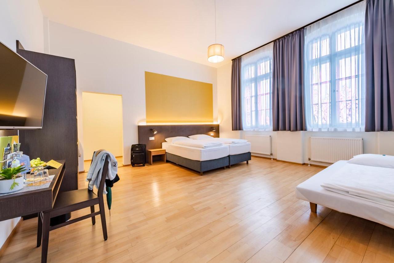 Triple Room,762160018:JPEG